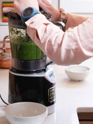 spicy cilantro chutney in a blender
