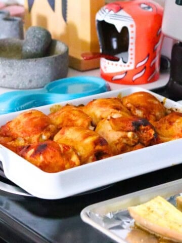 gochujang chicken on a baking slab