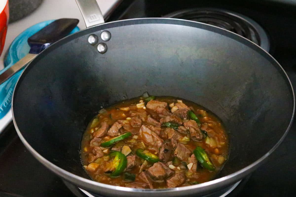 gangdoenjang bibimbap in a wok
