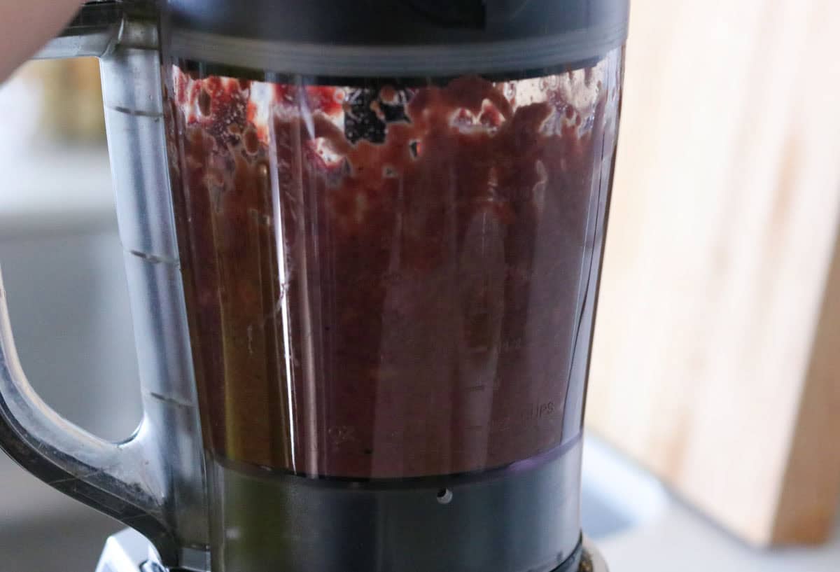 pureed chicken livers in a blender