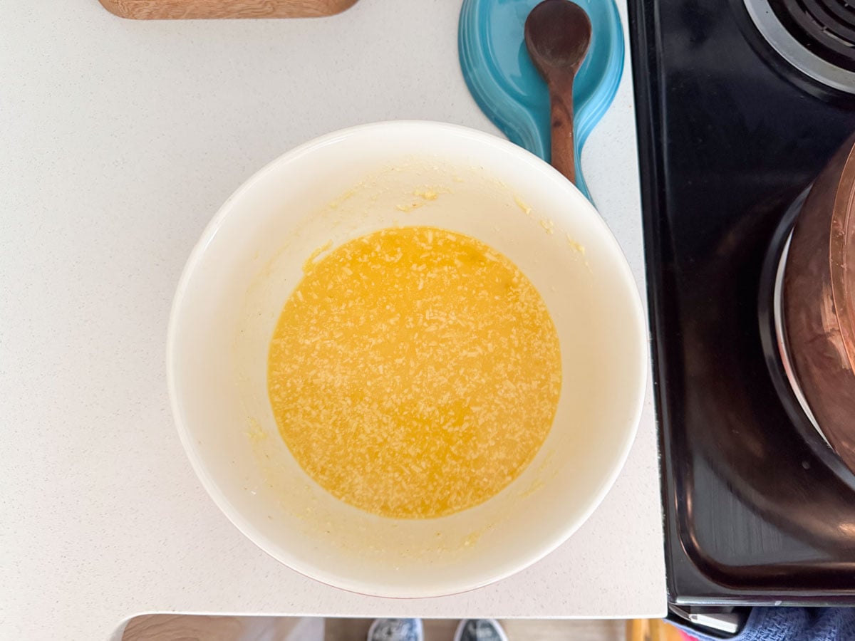 egg mixture for making stracciatella