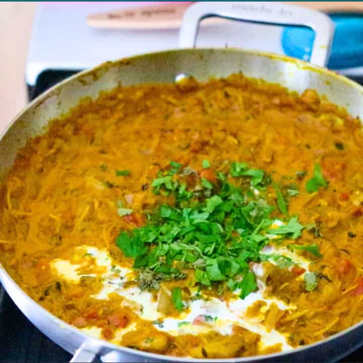 chicken tikka masala in a kadai