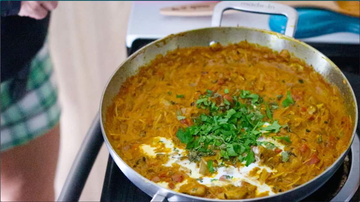 chicken tikka masala in a kadai